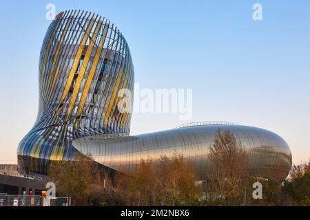 Cite du Vin, modernes Metallglasgebäude in Bordeaux, Frankreich Stockfoto