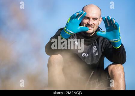 Torwart von Charleroi, French Remy Riou, posiert für den Fotografen nach der morgendlichen Sitzung am dritten Tag des Wintertrainingslagers der belgischen Fußballmannschaft Sporting Charleroi in Valencia, Spanien, Montag, 07. Januar 2019. BELGA FOTO LAURIE DIEFFEMBACQ Stockfoto