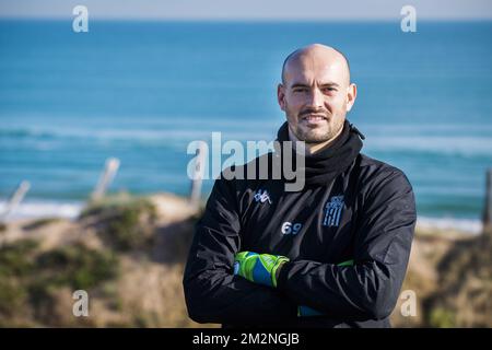 Torwart von Charleroi, French Remy Riou, posiert für den Fotografen nach der morgendlichen Sitzung am dritten Tag des Wintertrainingslagers der belgischen Fußballmannschaft Sporting Charleroi in Valencia, Spanien, Montag, 07. Januar 2019. BELGA FOTO LAURIE DIEFFEMBACQ Stockfoto