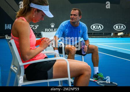 Elise Mertens and her coach David Taylor pictured during a training session at the 'Australian Open' tennis Grand Slam, Saturday 12 January 2019 in Melbourne Park, Melbourne, Australia. This first grand slam of the season will be taking place from 14 to 27 January. BELGA PHOTO PATRICK HAMILTON Stockfoto