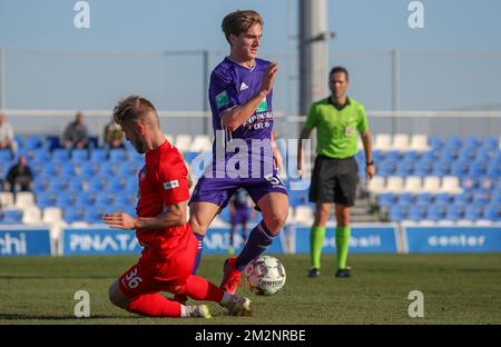 Heidenheim's Niklas Dorsch and Anderlecht's Sieben Dewaele fight for the ball during a friendly soccer game between Belgian first division team RSC Anderlecht and German second division club 1. FC Heidenheim 1846, on the third and last press day of Anderlecht's winter training camp in San Pedro Del Pinatar, Spain, Sunday 13 January 2019. BELGA PHOTO VIRGINIE LEFOUR Stock Photo