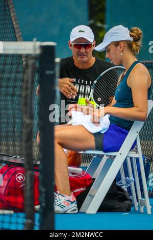 Elise Mertens und ihr Trainer David Taylor bildeten ein Bild während eines Trainings im Vorfeld der Secound-Runde beim Tennis Grand Slam „Australian Open“ am Mittwoch, den 16. Januar 2019 in Melbourne Park, Australien. Der erste Grand Slam der Saison findet vom 14. Bis 27. Januar statt. BELGA FOTO PATRICK HAMILTON Stockfoto