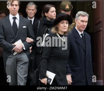 Prinz Louis von Luxemburg und Tessa Antony und Prinzessin Sibilla und Prinz Guillaume von Luxemburg, abgebildet nach der Trauerfeier für Graf Philippe de Lannoy in Frasnes-Lez-Anvaing, Mittwoch, den 16. Januar 2019. Der Graf starb im Alter von 96 Jahren, er war der Vater der Erbgroßherzogin von Luxemburg, der Gräfin de Lannoy. BELGA FOTO BENOIT DOPPPAGNE Stockfoto