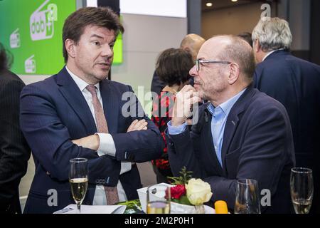 Der flämische Minister für Kultur, Medien und Jugend Sven Gatz, das auf einer Pressekonferenz von WorldDAB, Digital Radio Vlaanderen und maRadio.be über die neue europäische Richtlinie über digitale Radioanlagen in Kraftfahrzeugen auf der Brüsseler Automobilausstellung 97. auf der Brüsseler Expo abgebildet wurde, Freitag, 18. Januar 2019. BELGA FOTO LAURIE DIEFFEMBACQ Stockfoto