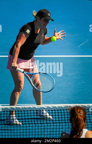 Belgische Kim Clijsters in Aktion bei einer ersten Runde des Women's Legends Doubles Turnements zwischen belgischer Kim Clijsters und chinesischem Na Li und australischer Nicole Bradtke und US Mary Joe Fernandez, auf dem „Australian Open“ Tennis Grand Slam am Mittwoch, den 23. Januar 2019 in Melbourne, Australien. Das Paar Clijsters-Li hat das Spiel gewonnen. BELGA FOTO PATRICK HAMILTON Stockfoto