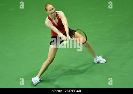 Die belgische Alison Van Uytvanck spielt eine Rückhand bei einem Tennisspiel zwischen der belgischen Alison Van Uytvanck und der französischen Caroline Garcia, dem ersten Gummi des Fed-Cup-Tennistreffens zwischen Belgien und Frankreich, dem Viertelfinale der Weltgruppe am Samstag, den 09. Februar 2019 in Lüttich. BELGA FOTO BENOIT DOPPPAGNE Stockfoto