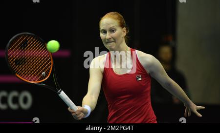 Die belgische Alison Van Uytvanck spielt ein Tennisspiel zwischen der belgischen Alison Van Uytvanck und der französischen Caroline Garcia, dem ersten Gummi des Fed-Cup-Tennistreffens zwischen Belgien und Frankreich, dem Viertelfinale der Weltgruppe am Samstag, den 09. Februar 2019 in Lüttich. BELGA FOTO BENOIT DOPPPAGNE Stockfoto