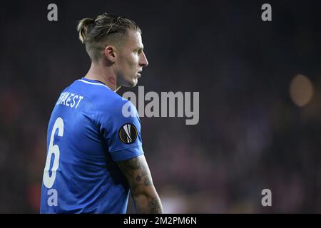 Genks Sebastien Dewaest wurde während eines Fußballspiels zwischen dem tschechischen Verein SK Slavia Praha und der belgischen Mannschaft KRC Genk, der ersten Etappe der 1/16 Finals (Runde 32) im Europa League-Wettbewerb, Donnerstag, den 14. Februar 2019 in Prag, Tschechische Republik, gezeigt. BELGA FOTO YORICK JANSENS Stockfoto