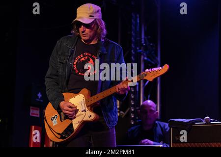 Oxford, United Kingdom. 12th, December 2022. The English rock band The Chameleons performs a live concert at the O2 Academy Oxford in Oxford. Here guitarist Neil Dwerryhouse is seen live on stage. (Photo credit: Gonzales Photo – Per-Otto Oppi). Stock Photo