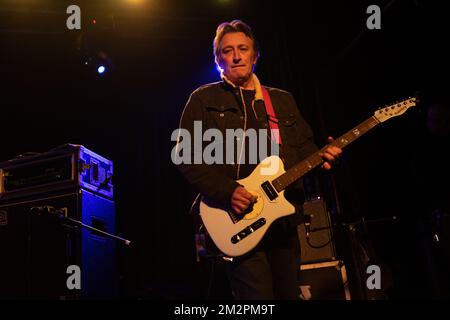 Oxford, United Kingdom. 12th, December 2022. The English rock band The Chameleons performs a live concert at the O2 Academy Oxford in Oxford. Here guitarist Reg Smithies is seen live on stage. (Photo credit: Gonzales Photo – Per-Otto Oppi). Stock Photo