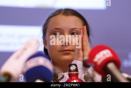Die schwedische Klimaaktivistin Greta Thunberg zeigte sich auf einer Pressekonferenz im Anschluss an eine von "Jugend für Klima" organisierte Schülerstreikaktion, in der die Schüler aufgefordert wurden, Unterricht zu schwänzen, um gegen mangelndes Klimabewusstsein zu protestieren, am Donnerstag, den 21. Februar 2019 in Brüssel. Das ist das siebte Mal in Folge, dass die Jugendlichen am Donnerstag auf die Straße gehen. Die Aktion ist inspiriert vom „Schulstreik“ der schwedischen 15-jährigen Greta, die sich heute den Protesten in Brüssel anschließt. BELGA FOTO NICOLAS MAETERLINCK Stockfoto