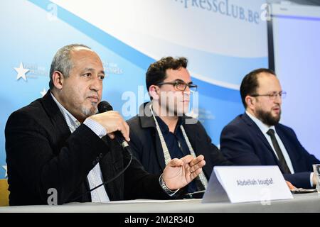 Belgian cultural islamic center secretary Abdellah Jouglaf, Belgian cultural islamic center President Brahim Laytouss and Belgian cultural islamic center Vice-President Nordine Taouil pictured during a press conference to present the new association called the Belgian cultural islamic center (centre culturel islamique de Belgique - Cultureel Islamitisch Centrum van Belgie), to manage the Great Mosque of Brussels, Wednesday 27 February 2019. BELGA PHOTO LAURIE DIEFFEMBACQ Stockfoto