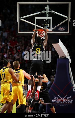 Antwerpens Jae'sean Tate erzielt einen Einbruch bei einem Basketballspiel zwischen Antwerpen Giants und dem spanischen Team CB 1939 Canarias Teneriffa, der ersten Etappe des Halbfinals der „Final Four“ des Basketballwettbewerbs der Champions League für Männer, Freitag, den 03. Mai 2019 in Antwerpen. BELGA FOTO DAVID PINTENS Stockfoto