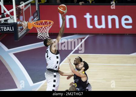 Yanick Moreira von Bologna in Aktion während eines Basketballspiels zwischen der spanischen Mannschaft CB 1939 Canarias Teneriffa und dem italienischen Virtus Pallacanestro Bologna, dem Finalspiel der „Final Four“ des Basketballwettbewerbs der Champions League für Männer, am Sonntag, den 05. Mai 2019 in Antwerpen. BELGA FOTO KRISTOF VAN ACCOM Stockfoto