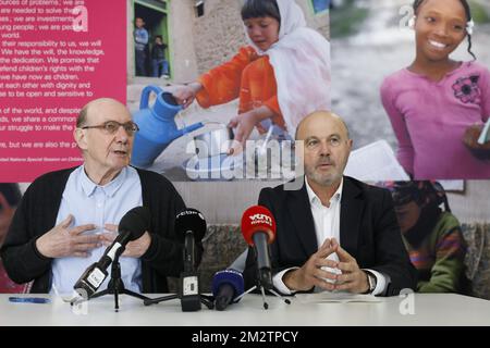 Der Präsident des UNICEF Belgien Eddy Boutmans und der neue Präsident des UNICEF Belgien Roland Steisel wurden auf einer Pressekonferenz des UNICEF Belgien zum Interimsdirektor Sintobin am Montag, den 13. Mai 2019, in Brüssel vorgestellt. Sintobin wurde gebeten, zurückzutreten, nachdem er mit einer Bundesuntersuchung in Verbindung gebracht wurde, die gegen Adoptionsbetrug von gemeinnützigen Unternehmen Hacer Puente durchgeführt wurde, wo er zuvor die Finanzabteilung leitete. BELGA FOTO THIERRY ROGE Stockfoto