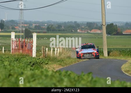 Die Hyundai i20 Coupe von Thierry Neuville und Nicolas Gilsoul in Aktion während der Ypern Rallye 2019, Freitag, den 28. Juni 2019, in der Nähe von Ieper Belgien. BELGA FOTO SANDRO DELAERE Stockfoto