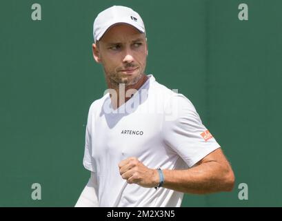 Der belgische Steve Darcis reagiert während des Spiels zwischen dem belgischen Steve Darcis und der deutschen Mischa Zverev in der ersten Runde der MännerSingles beim Grand-Slam-Tennisturnier 2019 in Wimbledon im All England Tennis Club, im Südwesten Londons, Großbritannien, Montag, 01. Juli 2019. BELGA FOTO BENOIT DOPPPAGNE Stockfoto