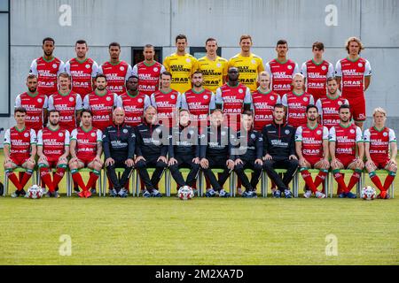 Oben L-R; 03 Essevees Marvin Baudry; 04 Essevees Michael Heylen; 33 Essevees Cameron Humphreys; 11 Essevees Nill De Pauw; 25 Essevees Torhüter Louis Bostyn; 01 24 Essevees Torhüter Sammy Bossut; 44 Essevees Nill De Pauw; Esseveis Sekos Zehns; Esseseseotototees (Esseototototototees); Esseu-57; Esseotototototototototototototeeeeeeeeeeeeeeeeeeeeeeeeeeeeeeeeeeeees 22 Essevee's Florian Tardieu; 05 Essevee's Damien Marcq; 23 Essevee's Marco Burki; 27 Essevee's Dimitri Oberlin; 02 Essevee's Davy De Fauw; 12 Essevee's George Timotheou; 21 41 Essevee's Ibrahima Seck; 20 Essevees Davy De Fauw; Henrik Bissejordal; 17 Essevee's Essevee Mikrik Sojordo's Stockfoto