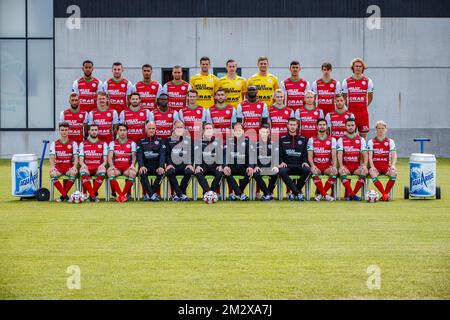 Oben L-R; 03 Essevees Marvin Baudry; 04 Essevees Michael Heylen; 33 Essevees Cameron Humphreys; 11 Essevees Nill De Pauw; 25 Essevees Torhüter Louis Bostyn; 01 24 Essevees Torhüter Sammy Bossut; 44 Essevees Nill De Pauw; Esseveis Sekos Zehns; Esseseseotototees (Esseototototototees); Esseu-57; Esseotototototototototototototeeeeeeeeeeeeeeeeeeeeeeeeeeeeeeeeeeeees 22 Essevee's Florian Tardieu; 05 Essevee's Damien Marcq; 23 Essevee's Marco Burki; 27 Essevee's Dimitri Oberlin; 02 Essevee's Davy De Fauw; 12 Essevee's George Timotheou; 21 41 Essevee's Ibrahima Seck; 20 Essevees Davy De Fauw; Henrik Bissejordal; 17 Essevee's Essevee Mikrik Sojordo's Stockfoto