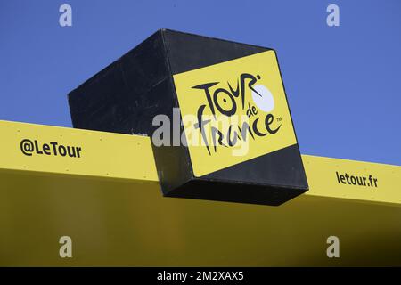 Abbildung zeigt die Abfahrt der fünften Etappe des Radrennens Tour de France 106., 175,5 km von Saint-die-des-Vosges nach Colmar, Mittwoch, 10. Juli 2019. Die diesjährige Tour de France beginnt in Brüssel und findet vom 6.. Juli bis 28.. Juli statt. BELGA FOTO YORICK JANSENS Stockfoto