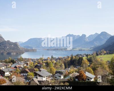 Wolfgangsee, Blick Richtung Strobl und Sankt Wolfgang, nahe Strobl, Salzkammergut, Salzburg, Österreich Stockfoto