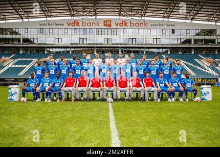 Bis L-R; 14 Gents Alessio Castro Montes; 16 Gents Jonathan David; 06 Gents Elisha Owusu; 08 Gents Vadis Odjidja-Ofoe; 26 Gents Torwart Colin Coosemans; 01 02 Gents Torwart Thomas Kamki; 20 31 Gents Torwart Arninsas Yuzus; Gent's Soualkeeper, Ginsa Yuzus, 09 Gari Kubi Kubi, Gent Kubi Kubi Kubi, Gent Kubi Kubi Kubi, Gent Kubi Kubi, Gent Kubi Kubi, Ginsk, G 28 Gents Mamadou Sylla; (mittlere L-R); 44 Gents Andy Esiti; 04 Gents Sigurd Rosted; 03 Gents Eric Smith; 13 Gents Giorgi Kvilitaia; 23 Gents Mikael Lustig; 17 Gents Ibrahima Cisse; 07 76 Gents Roman Yaremchuk; 32 Gent's Giorgi Kvilitaia; Gent's andrietti; Gent's Gent' franstun; Gor' Gent' Gent' Gent' gotte gotte gotte gotte gotte, 33; gotte, gotte, Gent Stockfoto