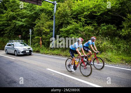 Belgischer Kobe Goossens von Lotto Soudal und belgischer Oliver Naesen von AG2R La Mondiale, die während der Vorbereitungen im Vorfeld des Olympiatests „Ready Steady Tokyo - Cycling“ am Sonntag, Freitag, den 19. Juli 2019 in Tokio, in Aktion gezeigt wurden. BELGA FOTO ROB WALKERS Stockfoto