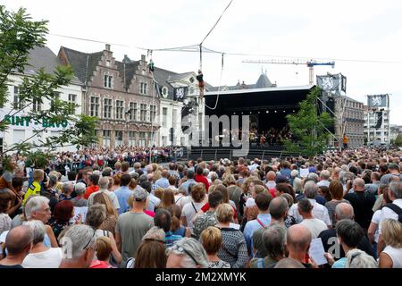 Trapezkünstler in Reep zur Eröffnung des Stadtfestivals „Gentse Feesten“ 176. in Gent, Freitag, den 19. Juli 2019. Die diesjährige Ausgabe findet vom 19. Bis 28. Juli statt. BELGA FOTO NICOLAS MAETERLINCK Stockfoto