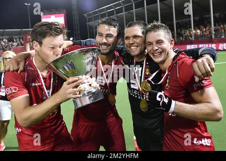 Gauthier Boccard in Belgien, Simon Gougnard in Belgien, Torwart Vincent Vanasch in Belgien und Victor Wegnez in Belgien feiern nach dem Sieg eines Hockeyspiels zwischen der belgischen Nationalmannschaft der Roten Löwen und Spanien, das Finale der Europameisterschaft „Eurohockey“ am Samstag, den 24. August 2019 in Wilrijk, Antwerpen. BELGA FOTO DIRK WAEM Stockfoto