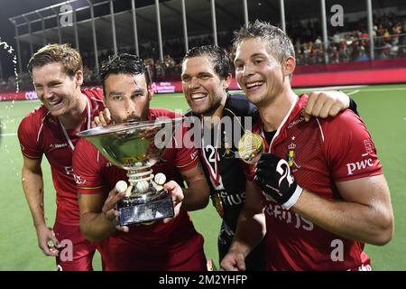 Gauthier Boccard in Belgien, Simon Gougnard in Belgien, Torwart Vincent Vanasch in Belgien und Victor Wegnez in Belgien feiern nach dem Sieg eines Hockeyspiels zwischen der belgischen Nationalmannschaft der Roten Löwen und Spanien, das Finale der Europameisterschaft „Eurohockey“ am Samstag, den 24. August 2019 in Wilrijk, Antwerpen. BELGA FOTO DIRK WAEM Stockfoto