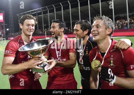 Gauthier Boccard in Belgien, Simon Gougnard in Belgien, Torwart Vincent Vanasch in Belgien und Victor Wegnez in Belgien feiern nach dem Sieg eines Hockeyspiels zwischen der belgischen Nationalmannschaft der Roten Löwen und Spanien, das Finale der Europameisterschaft „Eurohockey“ am Samstag, den 24. August 2019 in Wilrijk, Antwerpen. BELGA FOTO DIRK WAEM Stockfoto