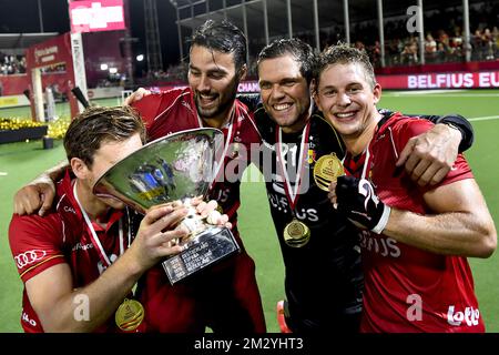 Gauthier Boccard in Belgien, Simon Gougnard in Belgien, Torwart Vincent Vanasch in Belgien und Victor Wegnez in Belgien feiern nach dem Sieg eines Hockeyspiels zwischen der belgischen Nationalmannschaft der Roten Löwen und Spanien, das Finale der Europameisterschaft „Eurohockey“ am Samstag, den 24. August 2019 in Wilrijk, Antwerpen. BELGA FOTO DIRK WAEM Stockfoto