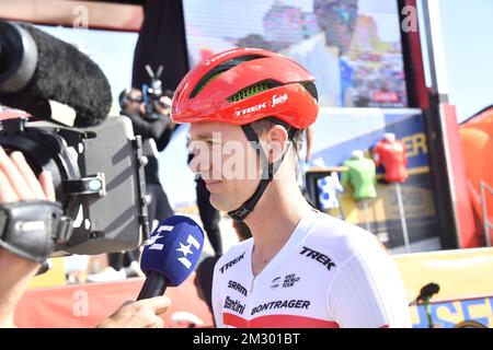 Der belgische Edward Theuns von Trek-Segafredo spricht mit der Presse in Phase 17 der 2019. Ausgabe des Radrennen „Vuelta a Espana“, Tour of Spain, von Aranda de Duero nach Guadalajara (219,6 km), Mittwoch, 11. September 2019. BELGA FOTO YUZURU SUNADA - FRANKREICH RAUS Stockfoto