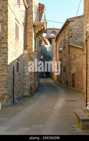 Trasimeno-See (Umbrien, Italien) - vom Ufer der Stadt Passignano sul Trasimeno, Zentralitalien in der Provinz Perugia Stockfoto