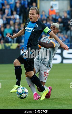Ruud Vormer des Clubs und Mario Rene Junior Lemina des Galatasaray kämpfen um den Ball während eines Spiels zwischen dem belgischen Fußballteam Club Brügge und dem türkischen Verein Galatasaray AS in Brügge, Mittwoch, den 18. September 2019, am ersten Tag der Gruppenphase der UEFA Champions League, In der Gruppe A. BELGA FOTO KURT DESPLENTER Stockfoto