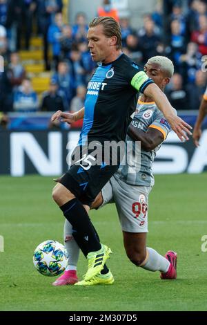 Ruud Vormer des Clubs und Mario Rene Junior Lemina des Galatasaray kämpfen um den Ball während eines Spiels zwischen dem belgischen Fußballteam Club Brügge und dem türkischen Verein Galatasaray AS in Brügge, Mittwoch, den 18. September 2019, am ersten Tag der Gruppenphase der UEFA Champions League, In der Gruppe A. BELGA FOTO KURT DESPLENTER Stockfoto