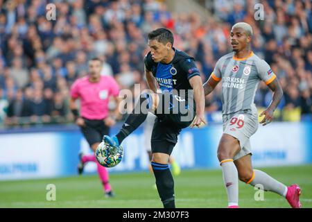 Federico Ricca des Clubs und Mario Rene Junior Lemina des Galatasaray kämpfen um den Ball während eines Spiels zwischen dem belgischen Fußballteam Club Brügge und dem türkischen Verein Galatasaray AS in Brügge, Mittwoch, den 18. September 2019, am ersten Tag der Gruppenphase der UEFA Champions League, In der Gruppe A. BELGA FOTO BRUNO FAHY Stockfoto