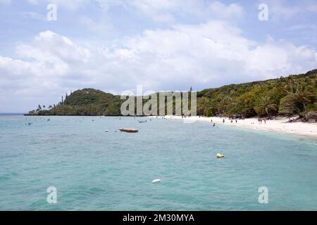 Malerischer Blick auf einen Touristenstrand im EASO-Dorf auf der Insel Lifou (Neukaledonien). Stockfoto