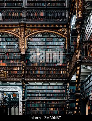 Königliches portugiesisches Kabinett des Lesens - die schönste Bibliothekswelt Brasiliens Stockfoto