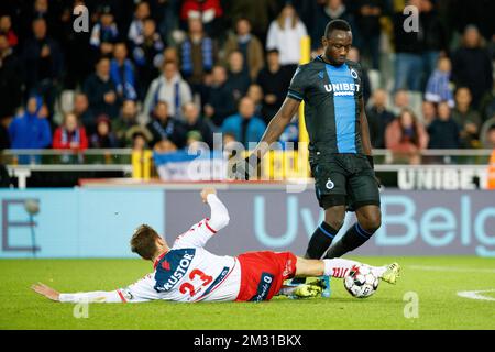 Julien De Sart von Kortrijk und Mbaye Diagne von Club's kämpfen um den Ball während eines Fußballspiels zwischen Club Brügge und KV Kortrijk, Samstag, den 02. November 2019 in Brügge, am 14. Tag der belgischen Fußballmeisterschaft „Jupiler Pro League“ 2019-2020. BELGA FOTO KURT DESPLENTER Stockfoto