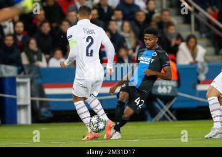 PSG's Thiago Silva und Club's Emmanuel Bonaventure Dennis kämpfen um den Ball während des Spiels zwischen dem französischen Club Paris Saint-Germain Football Club und dem belgischen Fußballteam Club Brügge KV, Mittwoch, den 06. November 2019 in Paris, Frankreich, am 4. Tag in Gruppe A, In der ersten Runde der UEFA Champions League. BELGA FOTO BRUNO FAHY Stockfoto