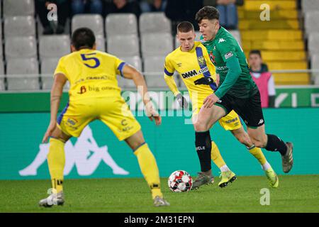 Wolke Janssens von STVV und Giulian Biancone von Cercle kämpfen um den Ball während eines Fußballspiels zwischen Cercle Brügge und Sint-Truidense VV, Samstag, den 09. November 2019 in Brügge, am 14. Tag der belgischen Fußballmeisterschaft „Jupiler Pro League“ 2019-2020. BELGA FOTO KURT DESPLENTER Stockfoto