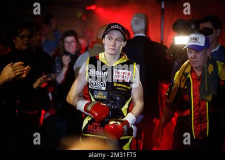 Belgische Delfine Persoon stellte sich vor dem Kampf zwischen belgischer Delfine Persoon und der nigerianischen Helen Joseph für den WBA-Weltmeistertitel für Superfedergewichte am Montag, den 11. November 2019, in Oostende vor. BELGA FOTO KURT DESPLENTER Stockfoto