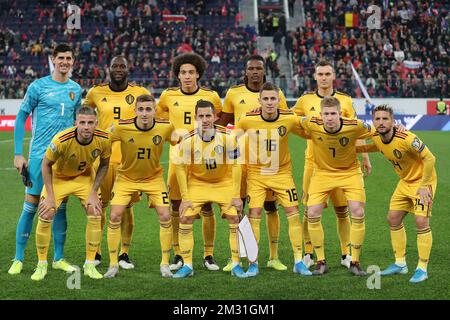 Belgiens Spieler (Top L-R) 01 Belgiens Torwart Thibaut Courtois, Belgiens Romelu Lukaku, Belgiens Axel Witsel, Belgiens Dedryck Boyata, Belgiens Thomas Vermaelen, (Front L-R) 02 Toby Alderweireld aus Belgien, Timothy Castagne aus Belgien, Eden Hazard aus Belgien, Thorgan Hazard aus Belgien, Kevin De Bruyne aus Belgien und Dries Mertens aus Belgien präsentieren sich als Fotograf beim Spiel der belgischen Nationalmannschaft The Red Devils Against Russia, Samstag, den 16. November 2019, in Sankt Petersburg, Russland, Ein Qualifikationsspiel für das Turnier Euro2020. BELGA FOTO BRUNO FAHY Stockfoto