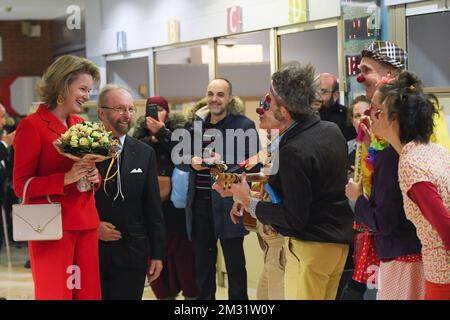 Königin Mathilde von Belgien im Bild eines königlichen Besuchs im Universitätsklinikum Königin Fabiola (Huderf - Hopital Universitaire des Enfants reine Fabiola - Universitair KinderZiekenhuis Koningin Fabiola UKZKF), in Jette, Brüssel, Freitag, 06. Dezember 2019. BELGA FOTO LAURIE DIEFFEMBACQ Stockfoto