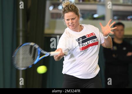 Die belgische Tennisspielerin Kim Clijsters, die in einem Open-Media-Moment in Aktion auf der Rückkehr der belgischen ehemaligen Weltmeisterin Kim Clijsters in ihrem Tenniscenter namens Kiml Clijsters Sports & Health Club, in Bree, Mittwoch, 15. Januar 2020, gezeigt wurde. BELGA FOTO YORICK JANSENS Stockfoto