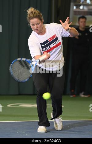 Die belgische Tennisspielerin Kim Clijsters, die in einem Open-Media-Moment in Aktion auf der Rückkehr der belgischen ehemaligen Weltmeisterin Kim Clijsters in ihrem Tenniscenter namens Kiml Clijsters Sports & Health Club, in Bree, Mittwoch, 15. Januar 2020, gezeigt wurde. BELGA FOTO YORICK JANSENS Stockfoto