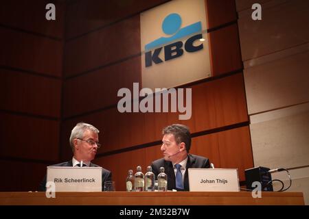 Rik Scheerlinck, CFO der KBC-Gruppe, und Johan Thijs, CEO der KBC-Gruppe, wurden auf einer Pressekonferenz am Donnerstag, den 13. Februar 2020 in der KBC-Zentrale in Brüssel vorgestellt, um die 2019-Jahres-Ergebnisse der KBC-Gruppe vorzustellen. BELGA PHOTO VIRGINIE LEFOUR Stockfoto