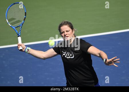 Belgische Kim Clijsters ein Training im Vorfeld der Dubai Tennis Championships 2020 in Dubai, Vereinigte Arabische Emirate, Samstag, 15. Februar 2020. BELGA FOTO YORICK JANSENS Stockfoto