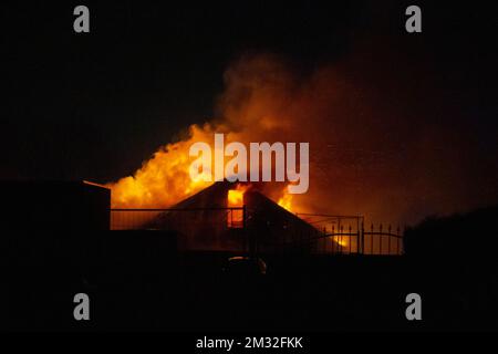 Foto zum Belga-Artikel "Gros incendie dans une imprimerie a Juprelle", der heute in LÜTTICH verteilt wurde. BESTE VERFÜGBARE QUALITÄT - FOTO VON BELGA Stockfoto